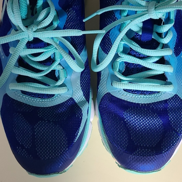 Brand New Sneakers - Picture 3 of 9